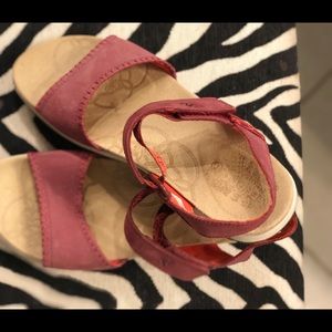 NWOT Pink Merrell Sandals
